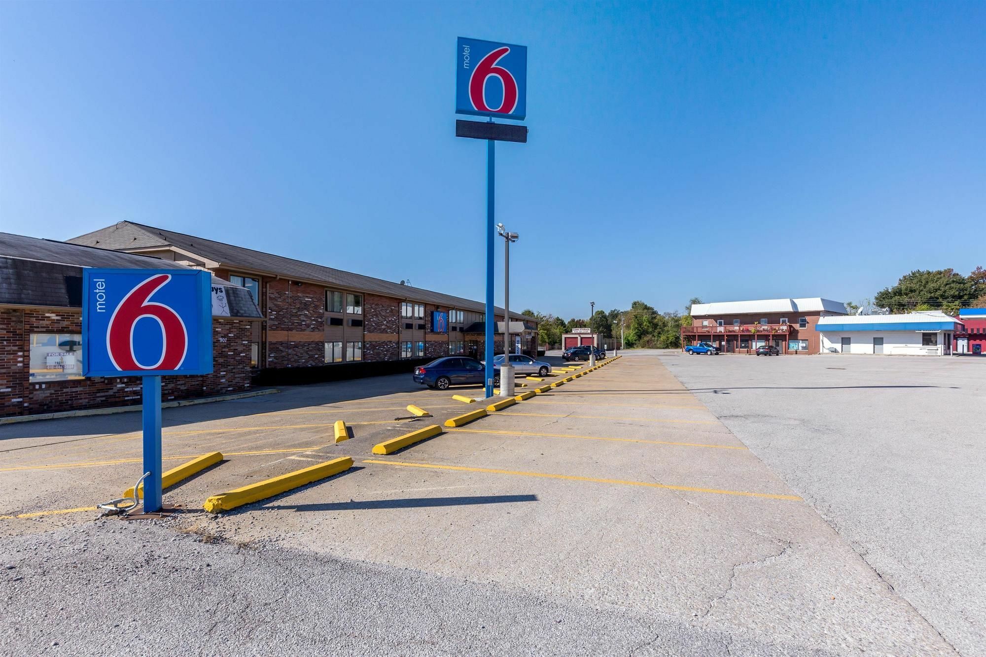 Motel 6-Troy, Il Bagian luar foto