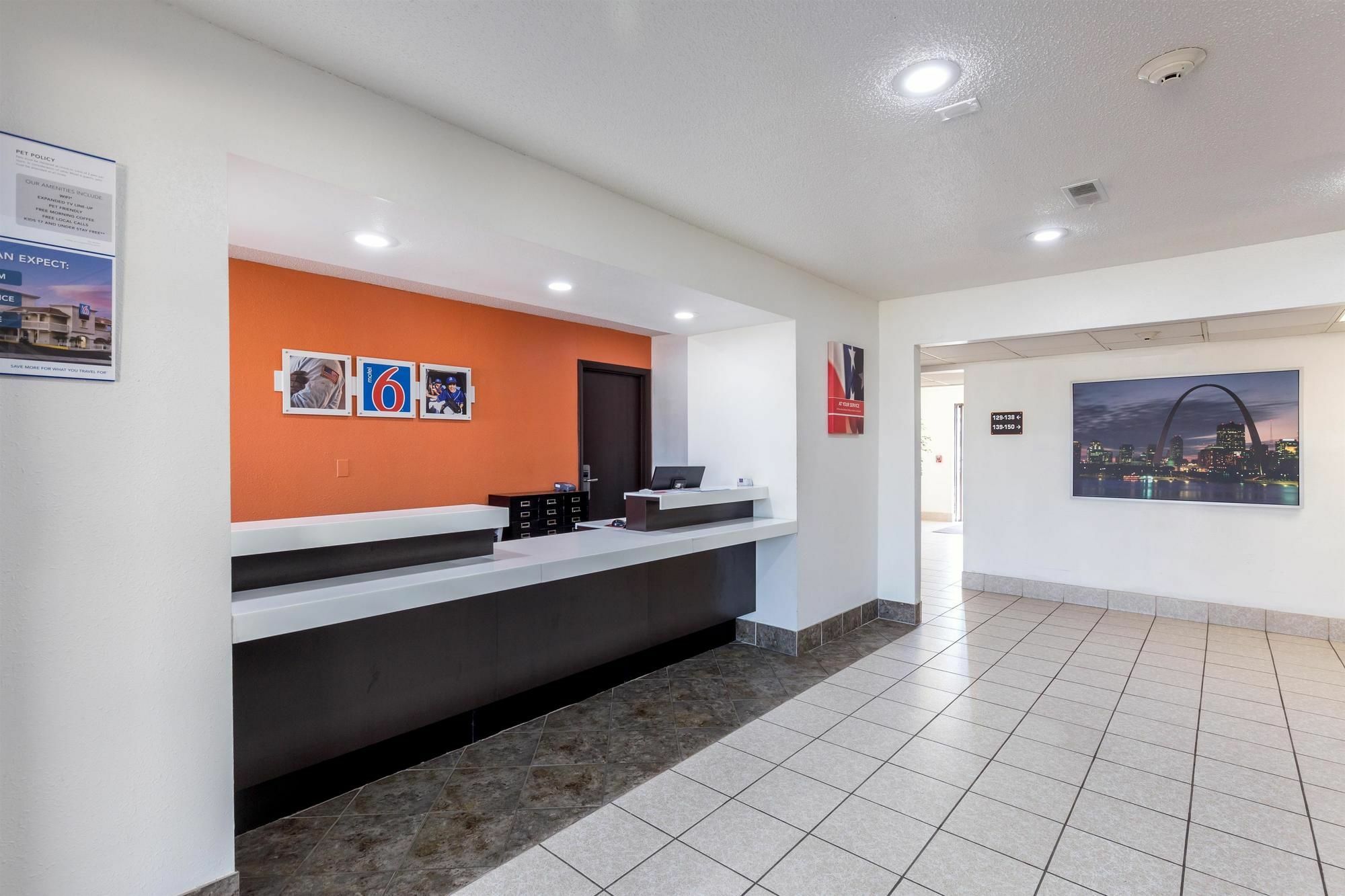 Motel 6-Troy, Il Bagian luar foto